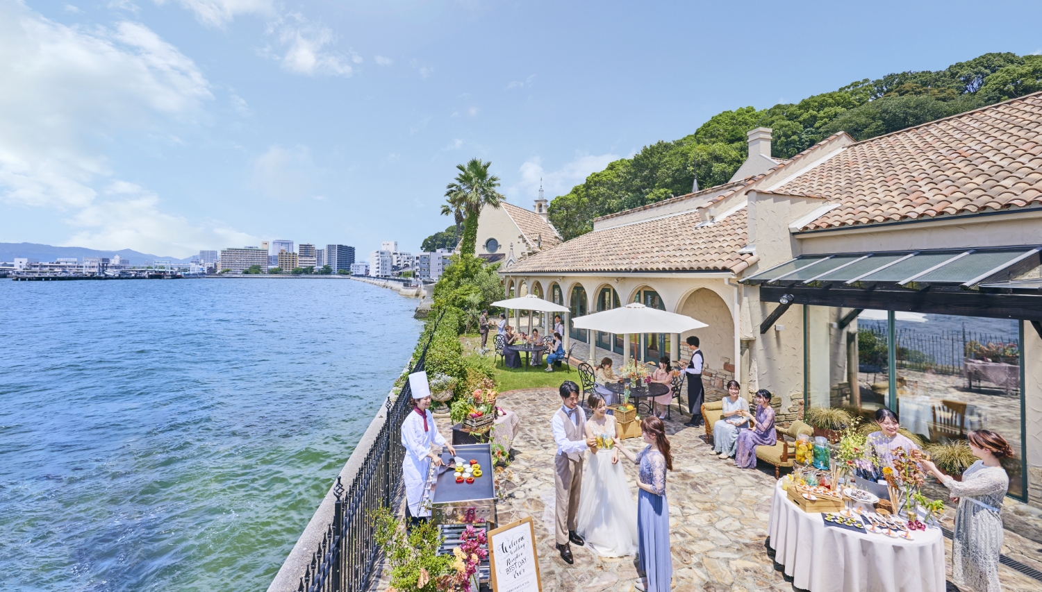 ガーデンで会食　海をみながらお食事