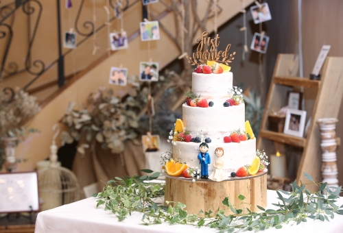 広島の結婚式場 ウェルカムスペースでウェディングケーキ